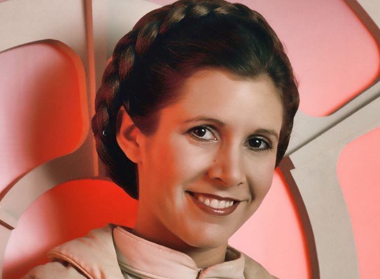Carrie Fisher, más recordada por su participación en la saga de Star Wars como la Princesa Leia, falleció el día de hoy a los 60 años. También partici...