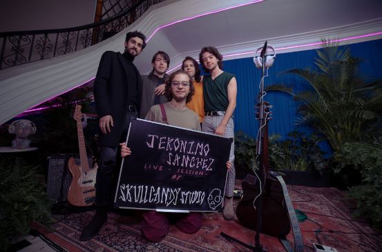Un nuevo espacio en México para proyectar artistas emergentes por medio de sesiones en vivo.

Skullcandy, la marca global líder de audífonos, está l...