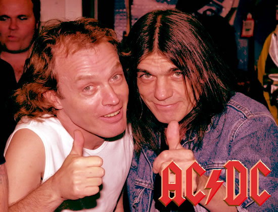 AC/DC - HERMANOS YOUNG
