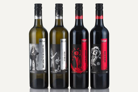 Ahora AC/DC se suma a bandas como Kiss, Motörhead y Whitesnake, con su propia línea de vinos, en conjunto con la viña Warburn Estate.

AC/DC The Win...