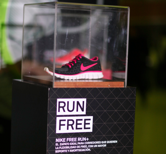 Nike da a conocer su línea de calzado que revoluciona el mundo del entrenamiento mediante la tecnología Free y su evolución a través de más de una déc...